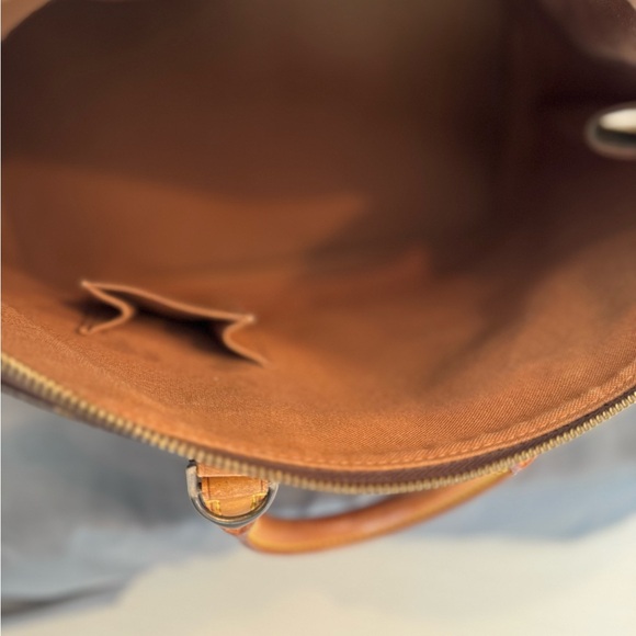 AUTHENTIC LOUIS VUITTON ALMA BAG
💕LOVE IT OR LEAVE IT💕JEBWA MYSTERY GAME - Picture 7 of 11